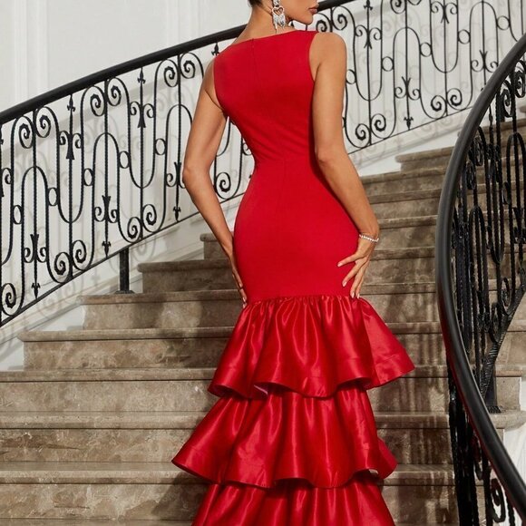 Red Preppy Womens Evening Dress With Tiered Hem And Patchwork Fabric - Picture 2 of 5